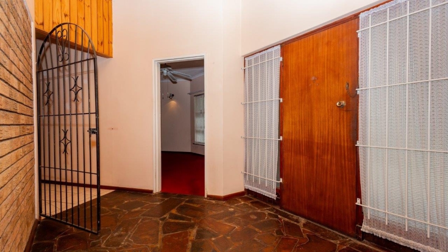 5 Bedroom Property for Sale in Silver Oaks Western Cape